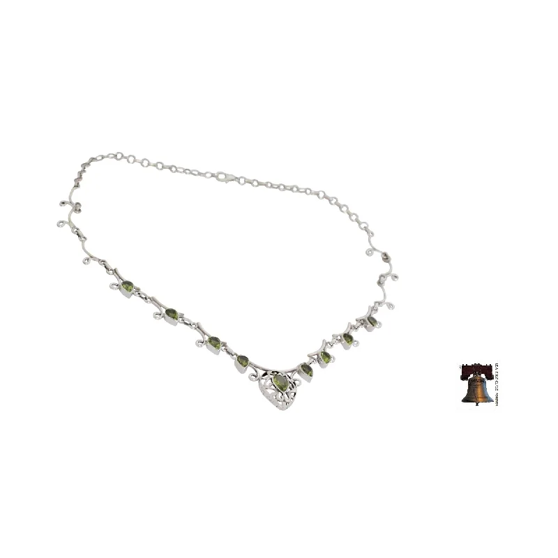 pearl drop necklace-Handmade Sterling Silver 'Ivy Elegance' Peridot Necklace (India) - 7'6" x 9'6"